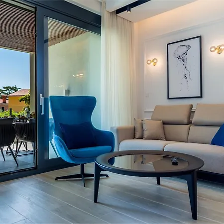 Rocca Riviera Luxury Apartmán *